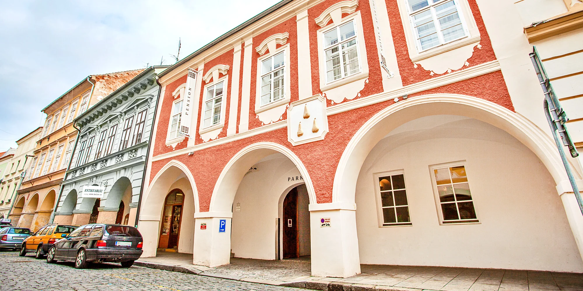 Pobyt v centre Českých Budějovíc: historická budova, raňajky a fľaša prosecca – Obrázok 2