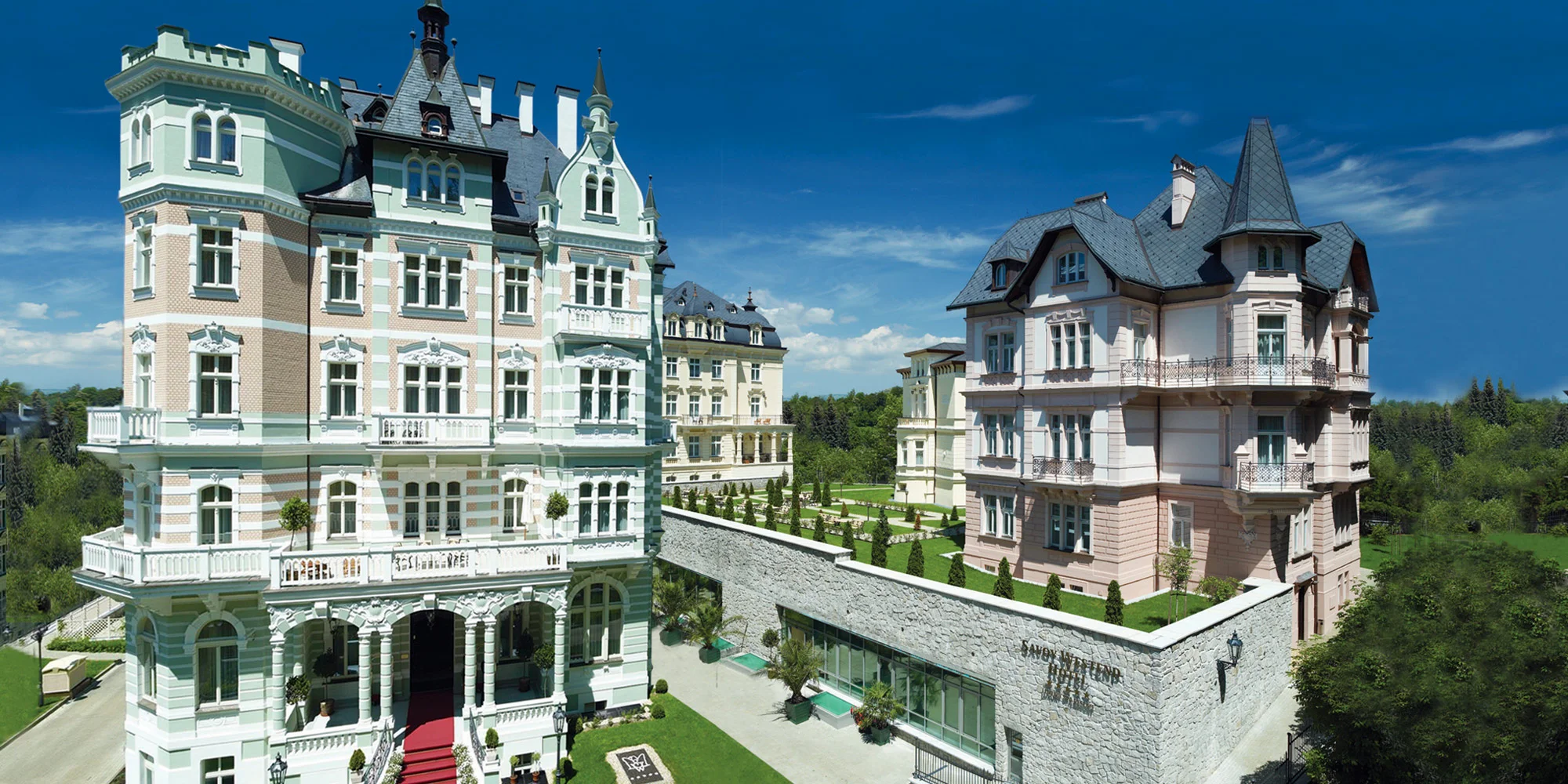Pobyt v luxusnom 5* hoteli v Karlových Varoch: neobmedzený wellness aj masáže a kúpele