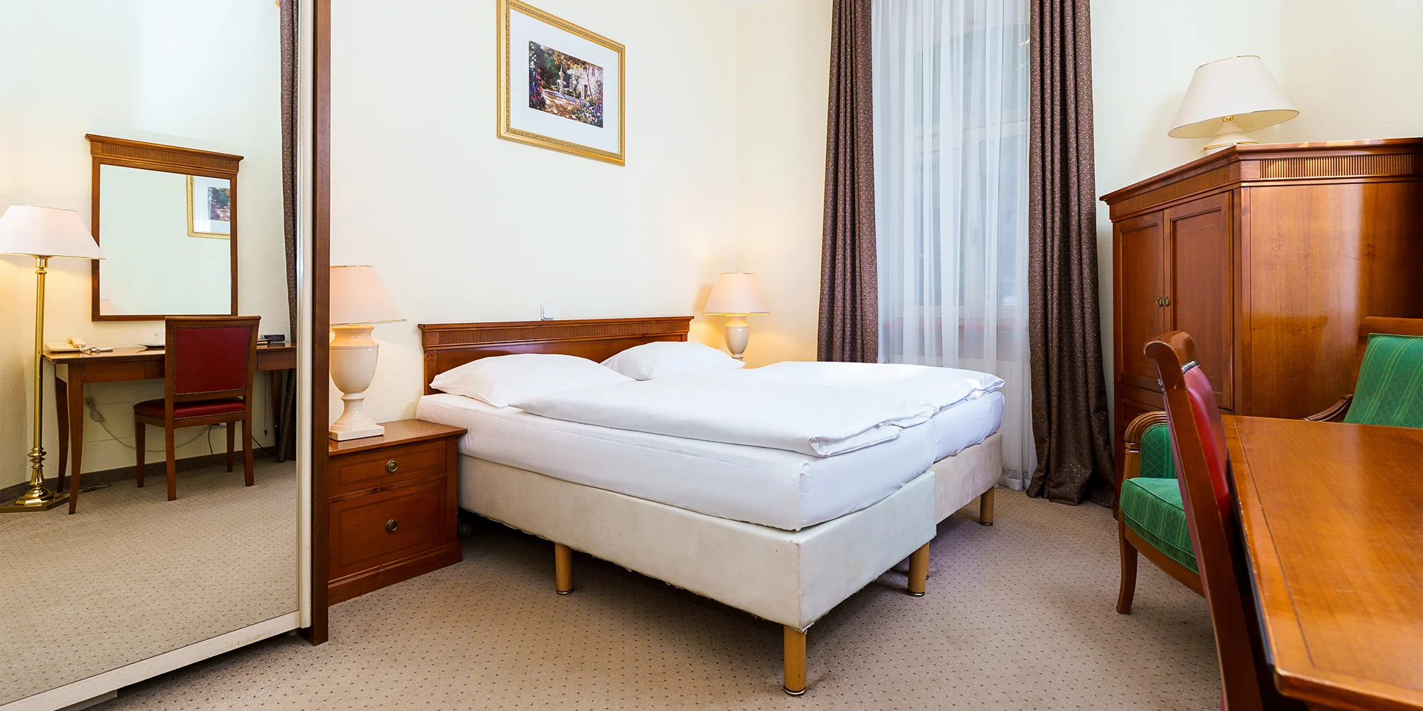 4* pobyt v centre Varov: raňajky alebo polpenzia, wellness, procedúry aj vstupenky – Obrázok 2