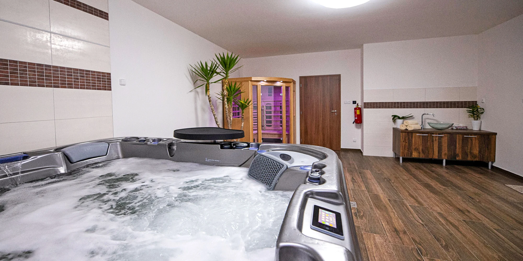 Pobyt len 300 m od zámku Lednice: penzión v parku, raňajky a bazén aj balíčky s privátnym wellness – Obrázok 3