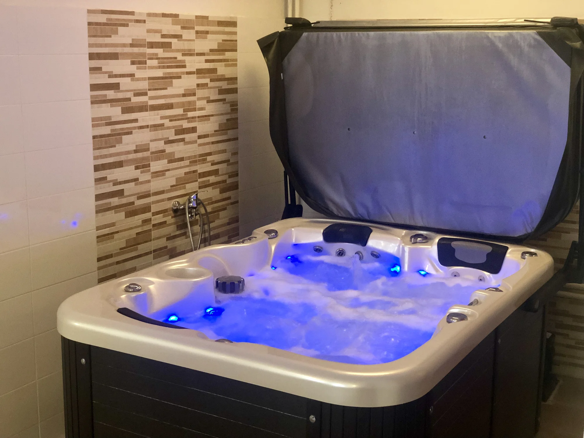 Romantický pobyt v Piešťanoch a privátnym wellness – Obrázok 3