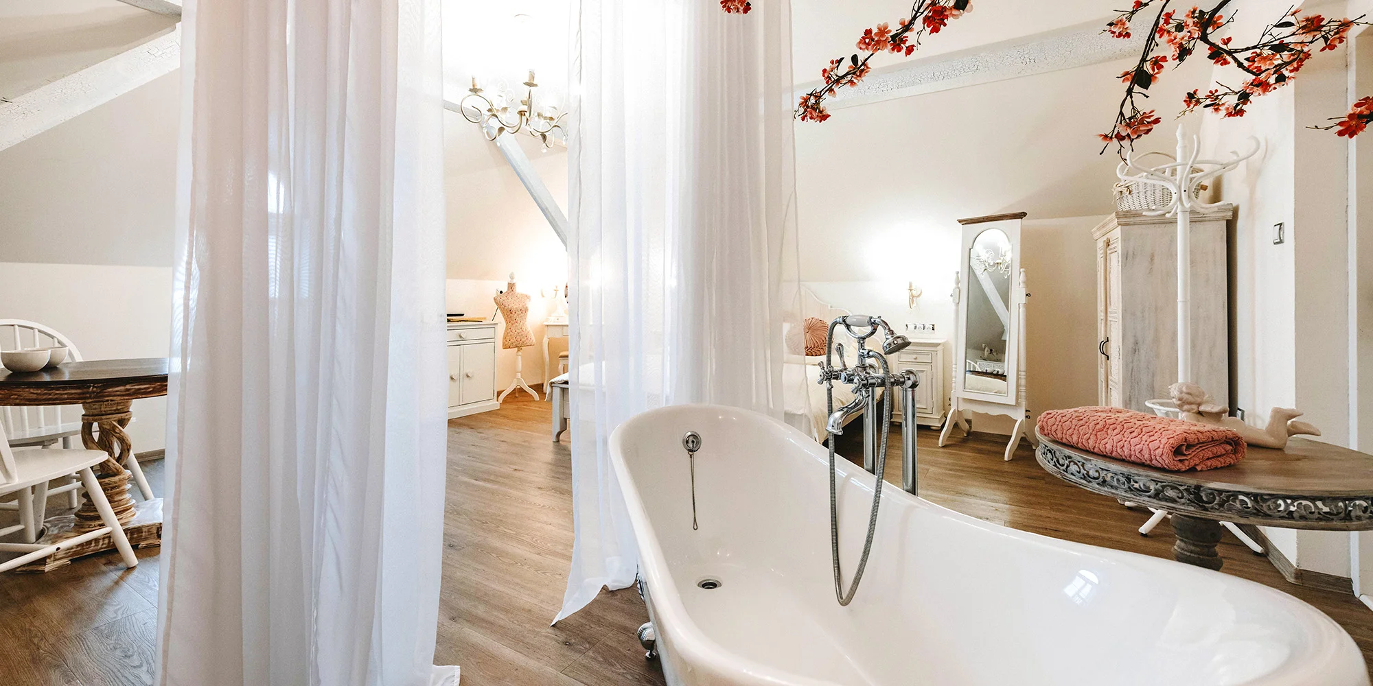 Romantika kúsok od Tábora: luxusný pobyt v mlyne, raňajky alebo polpenzia aj relaxácia – Obrázok 3