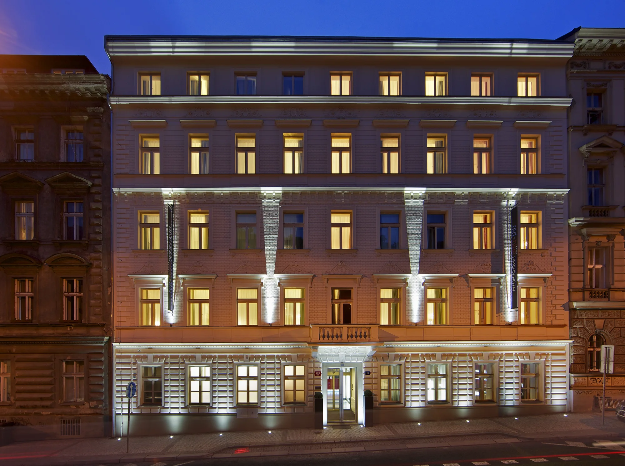 Pobyt pri Petřínskych sadoch v Prahe: moderný hotel, izba Superior a raňajky v cene – Obrázok 2