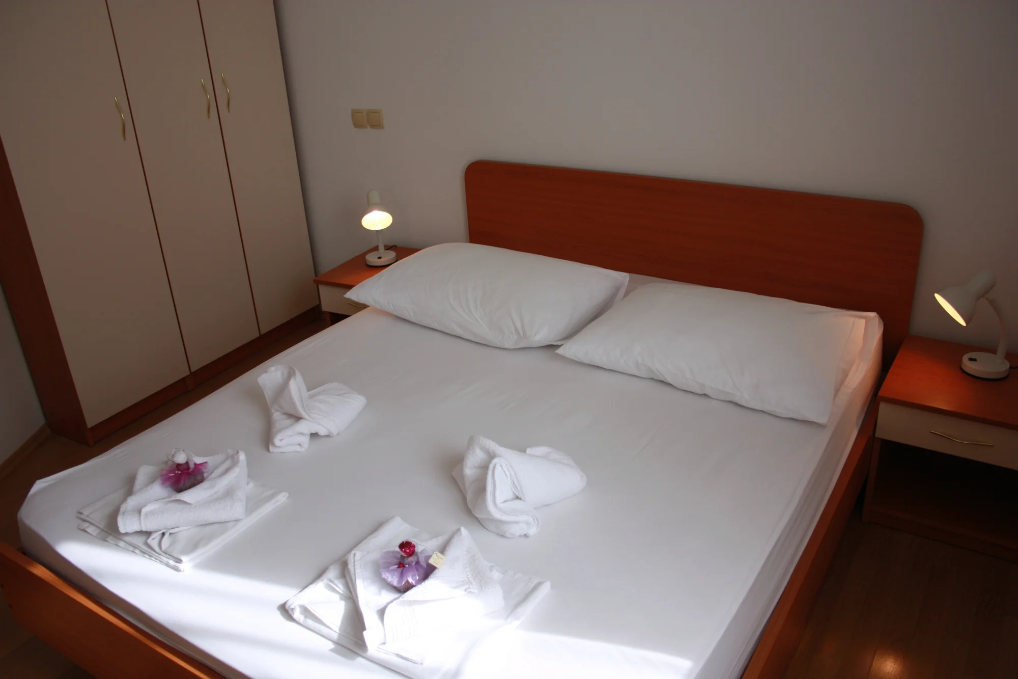Dovolenka pri Omiši pre rodinu alebo pár: až 7 nocí v izbe alebo apartmáne s balkónom, 120 m od pláže – Obrázok 5