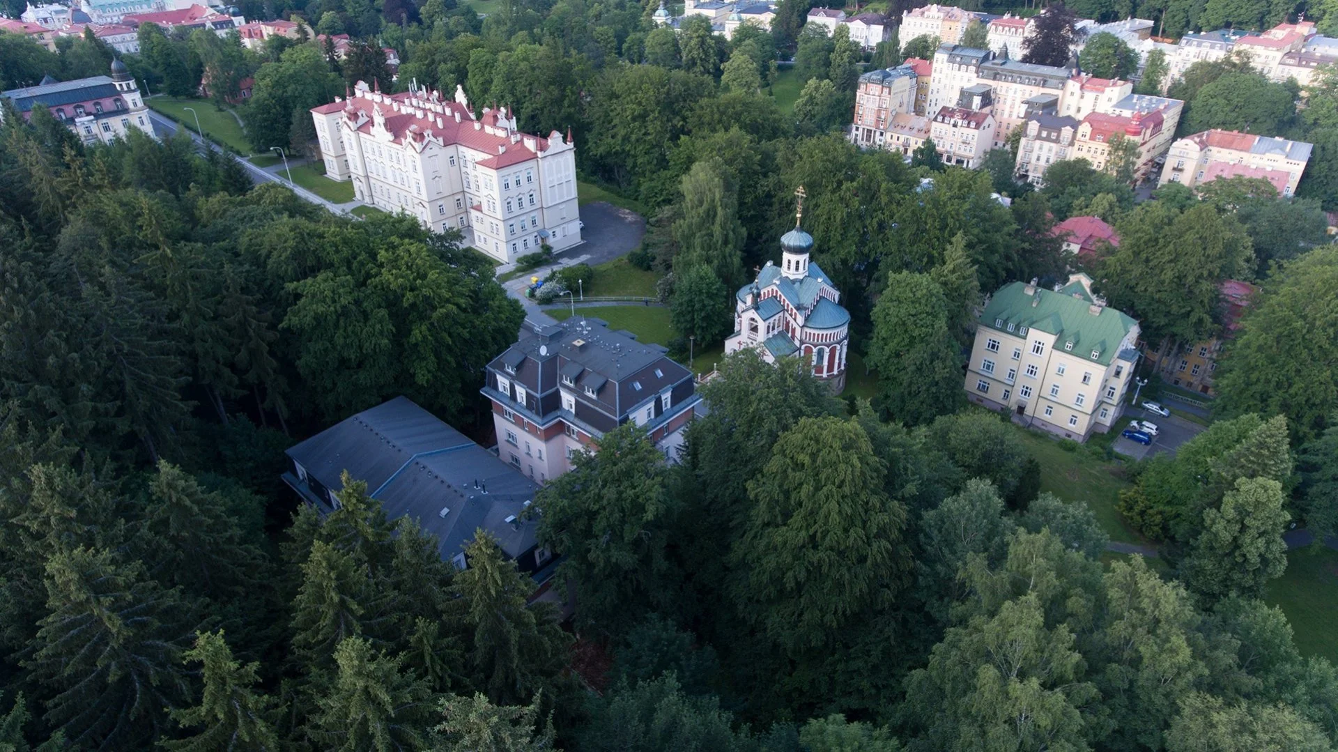 Relax v pokojnej časti Mariánskych Lázní: raňajky aj polpenzia, wellness a procedúry – Obrázok 5