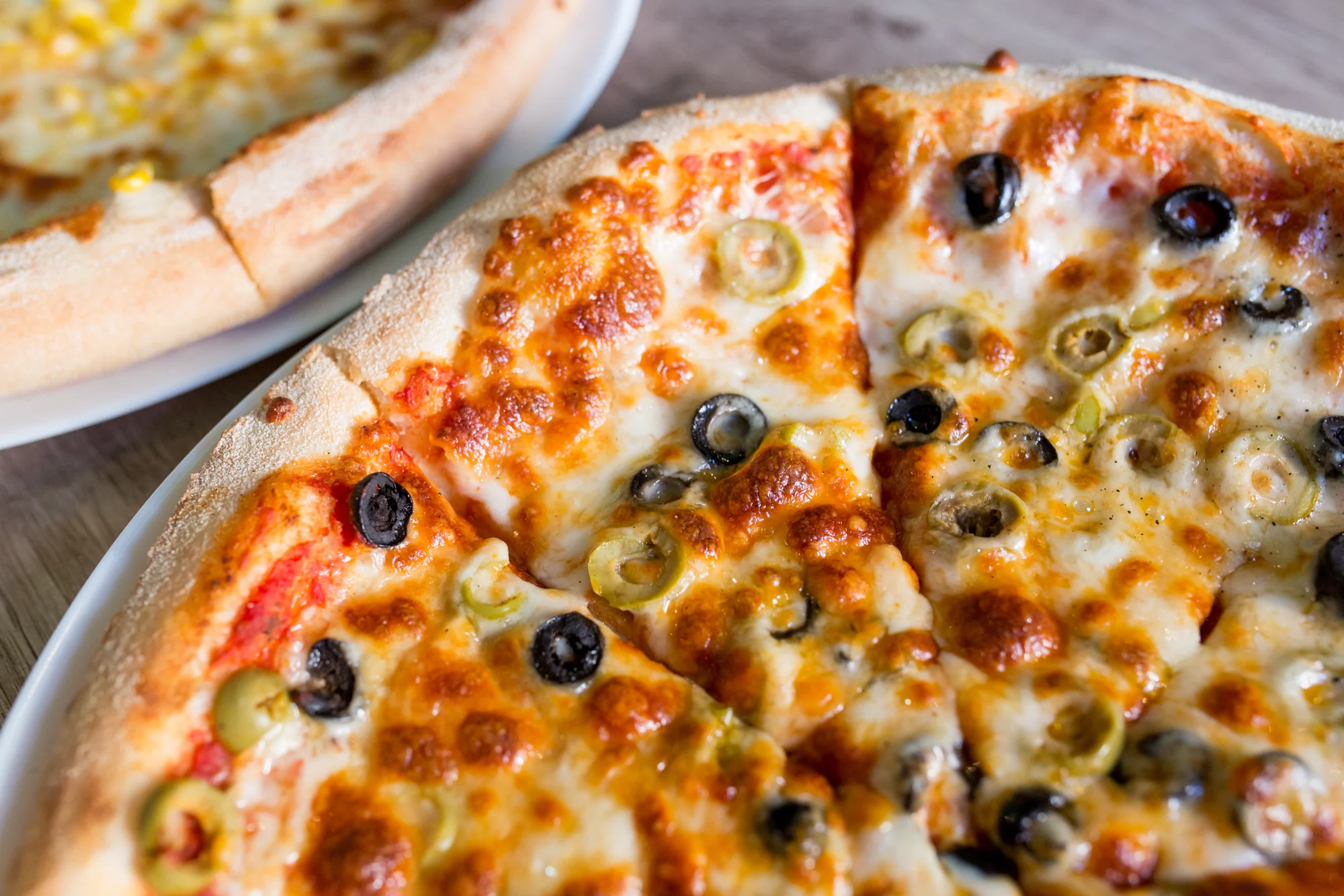 Chrumkavá pizza podľa vlastného výberu: v ponuke až 10 druhov – Obrázok 4