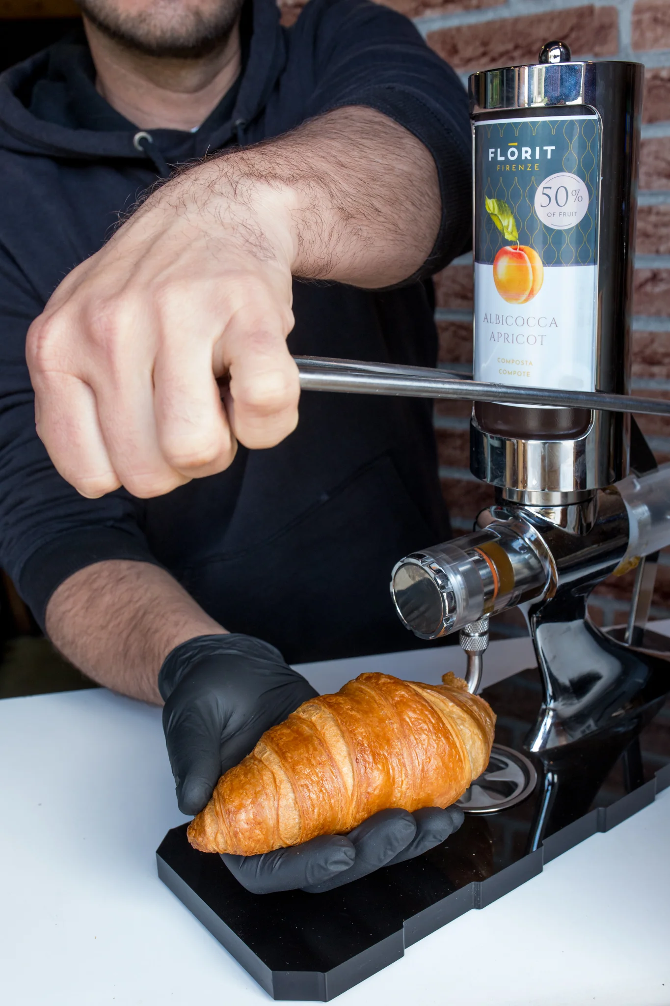 Káva s plneným croissantom: cappuccino, ice caffé aj matcha – Obrázok 5