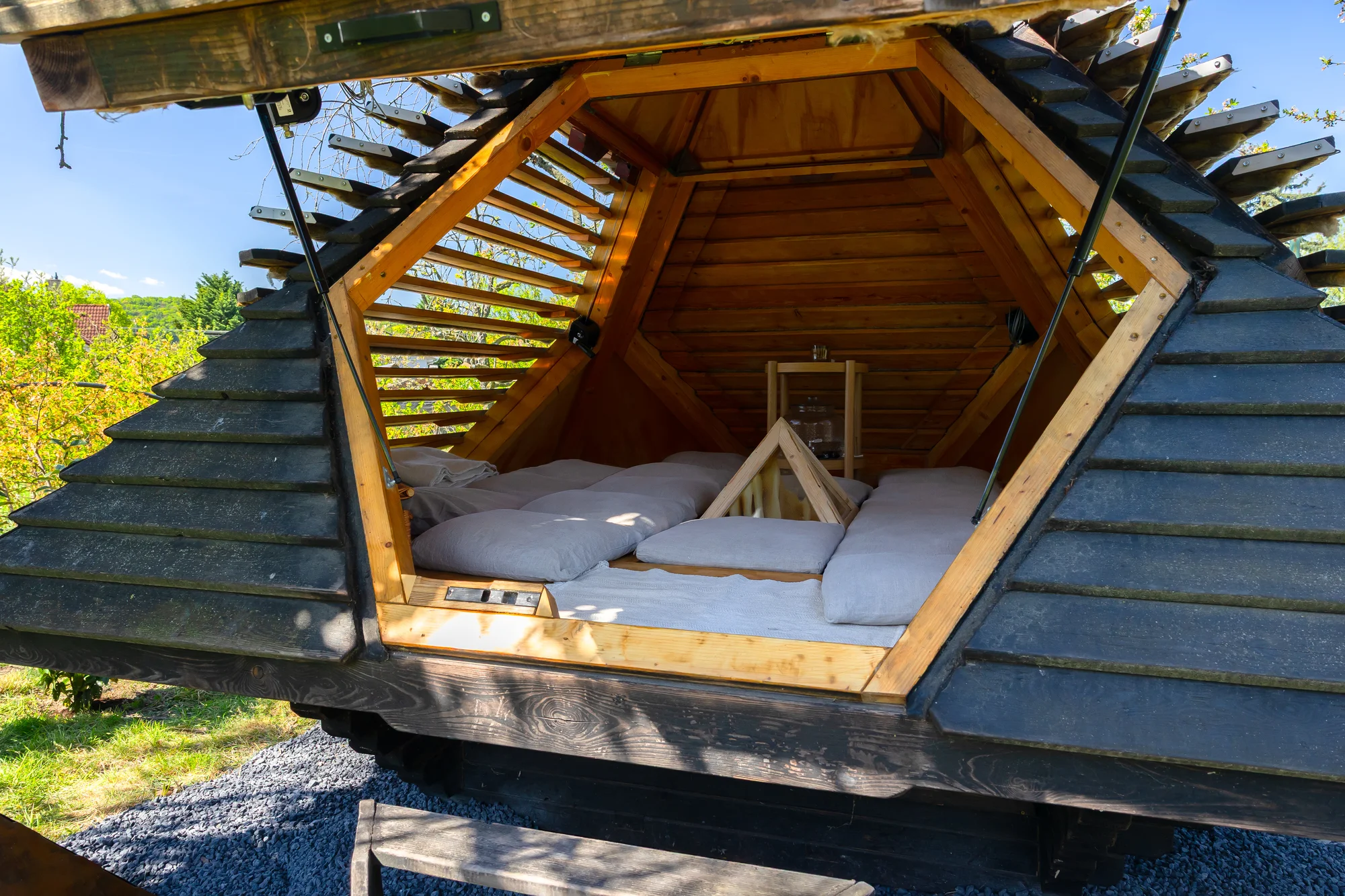 Unikátna apiterapia v apidomčeku: inhalácia úľového vzduchu, vibrácie a hlboký relax – Obrázok 6