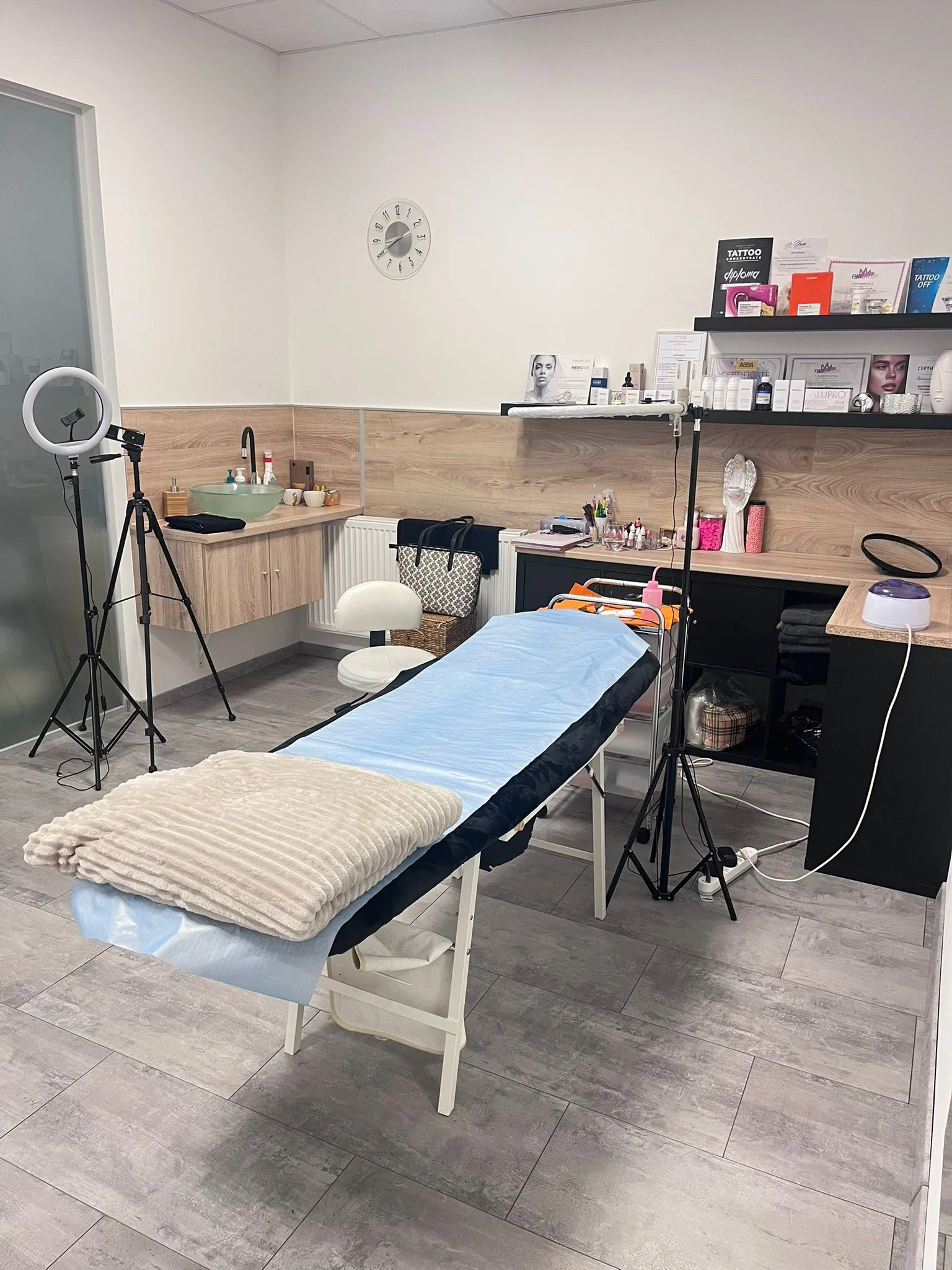 Permanentný make-up: odstránenie starého PMU aj zvýraznenie obočia, pier či očných liniek – Obrázok 5