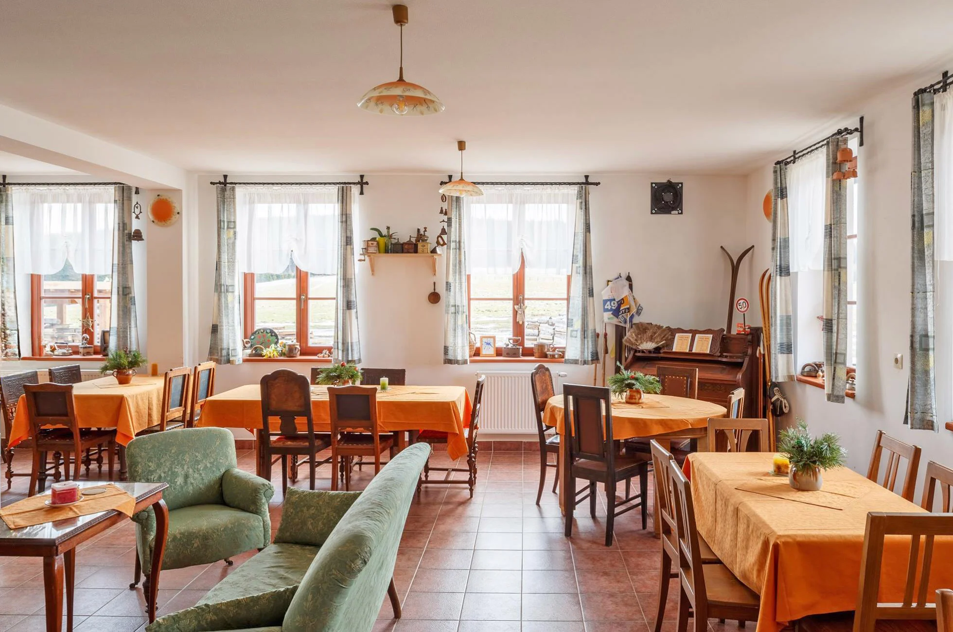 Pobyt v krásnej chate v Rejvíze s jedlom aj wellness pre pár, skupinu alebo rodinu – Obrázok 4