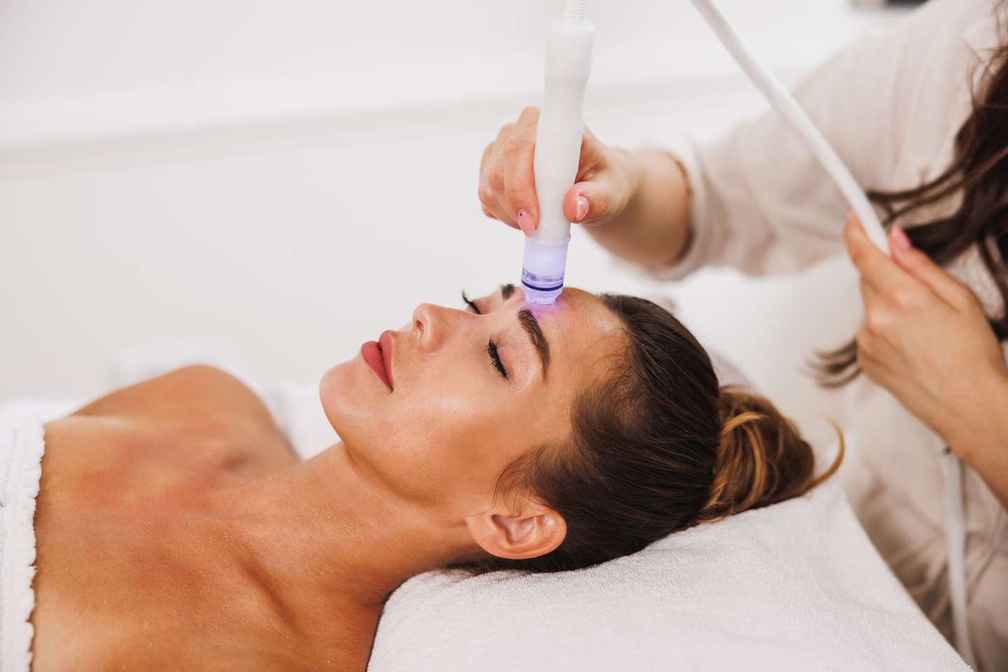 Ošetrenie Hydrafacial pre žiarivú pleť v Maya Beauty Clinic