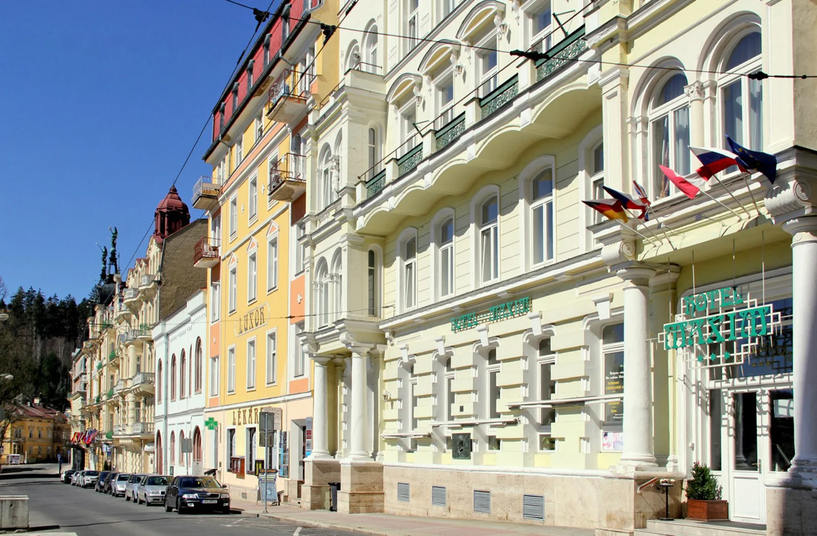 4* hotel v kúpeľnom aj historickom centre Mariánskych Lázní: s jedlom, bazénom a až 8 procedúrami – Obrázok 2