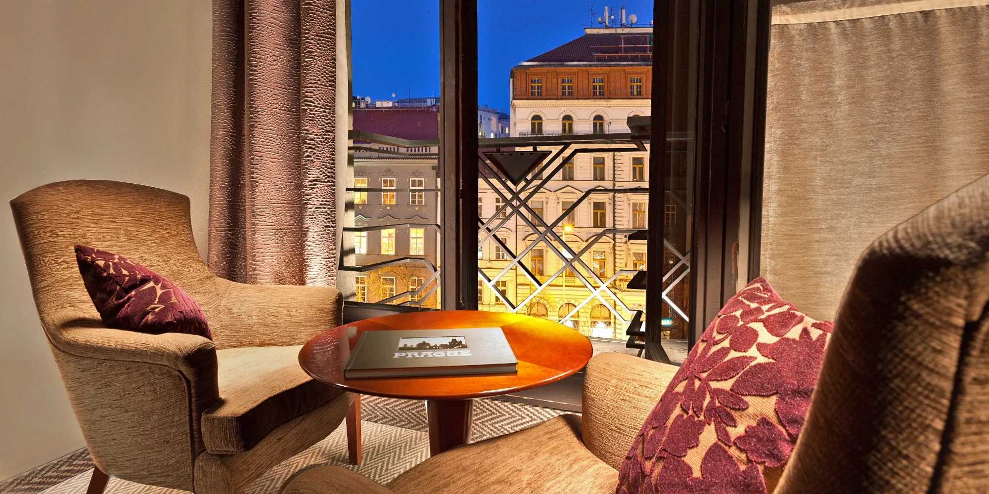 5* pobyt v centre Prahy: hotel priamo na Václavskom námestí, raňajky aj prehliadka múzea – Obrázok 3