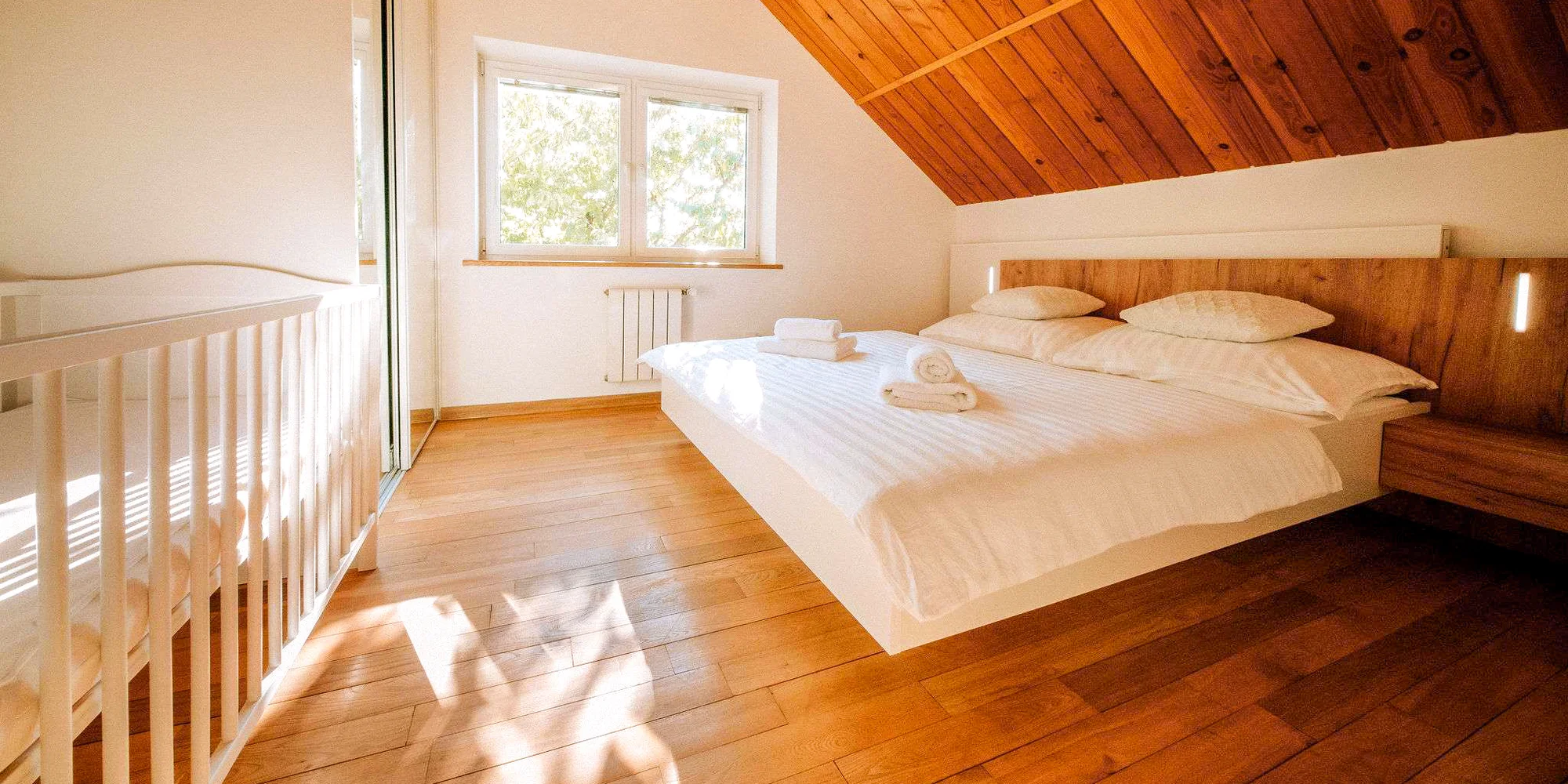 Apartmán v Turci 150 m od aquaparku: vlastné dopravné ihrisko aj variant so vstupom – Obrázok 2