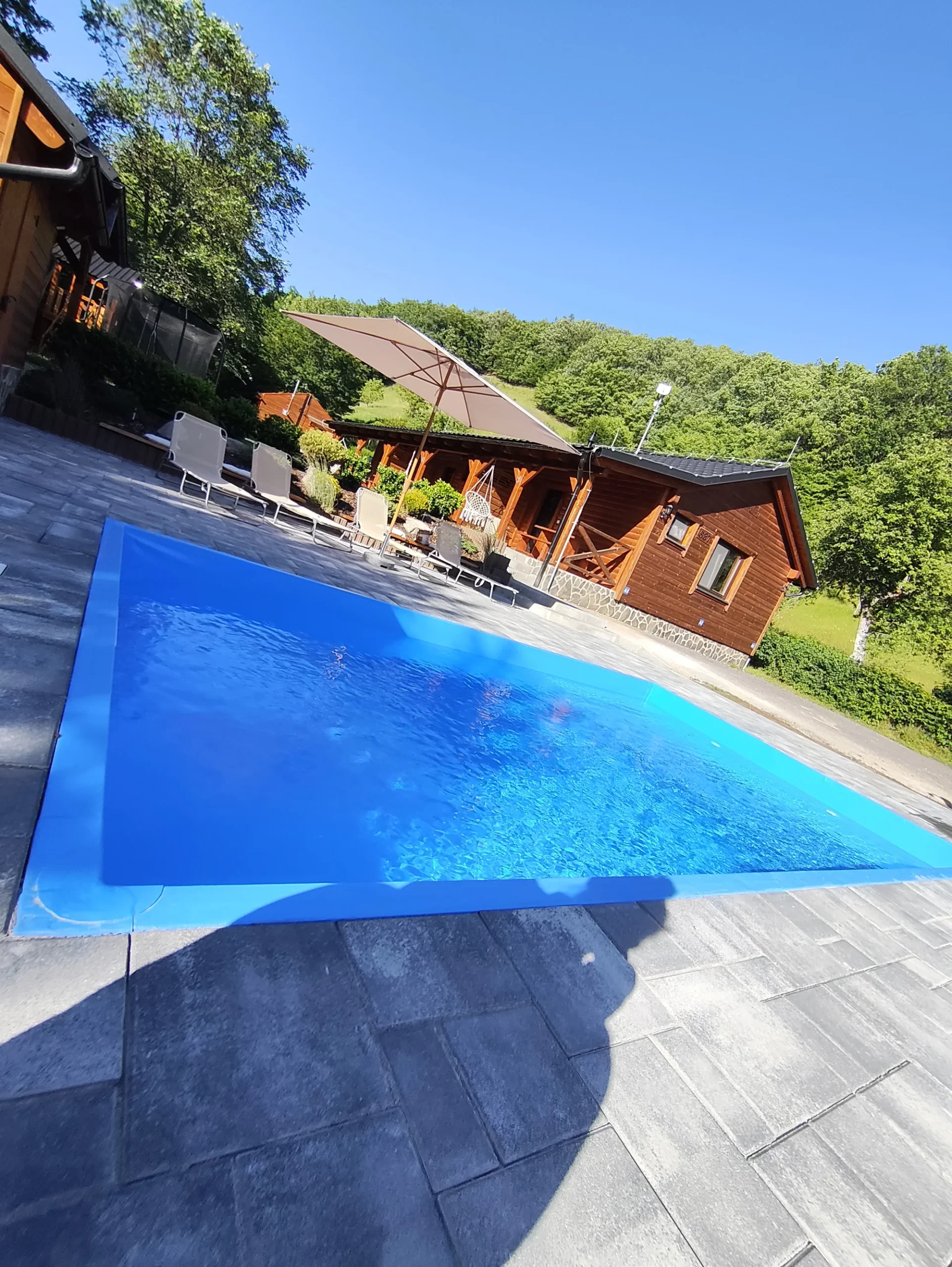Romantika ako z rozprávky blízko Banskej Štiavnice: pobyt v apartmáne s fľašou vína a wellness – Obrázok 2