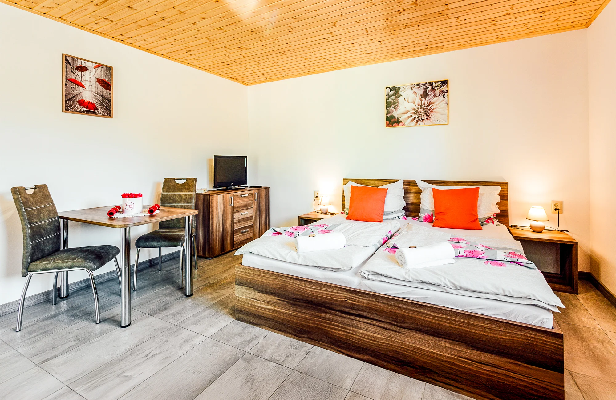 Romantika ako z rozprávky blízko Banskej Štiavnice: pobyt v apartmáne s fľašou vína a wellness – Obrázok 3