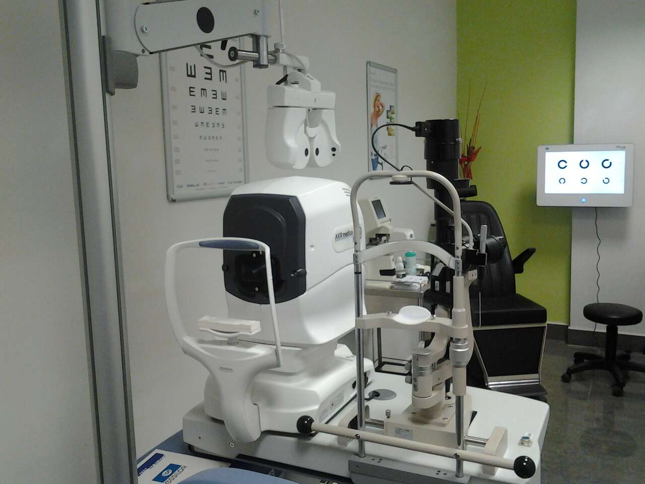 Profesionálne vyšetrenie zraku pre dospelých a deti od 5 rokov v OC Cubicon