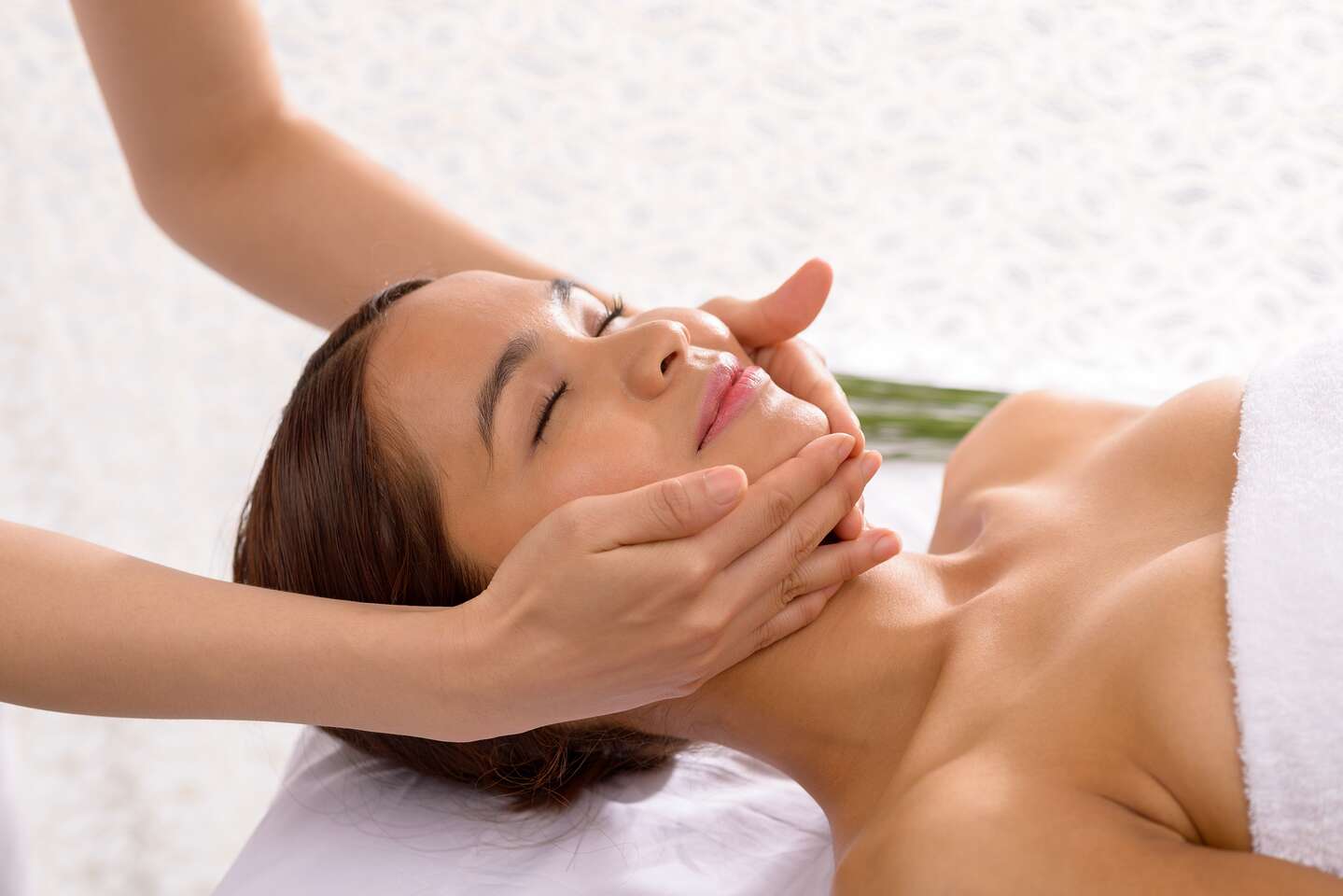 Fassage – spojenie starostlivosti o telo a tvár pre dámy i pánov: masáž + mini kozmetika