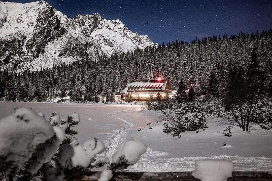 Horský Hotel Popradské Pleso hneď pri jazere pre turistov, páry aj rodiny