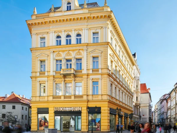Luxusné zázemie v samotnom srdci Prahy: 5* hotel, secesné izby s pripravenou fľaštičkou, bohaté raňajky