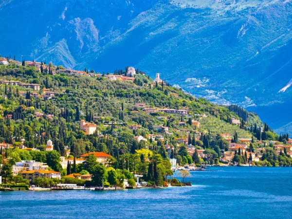 Dovolenka pre pár aj rodinu na brehu Lago di Garda: raňajky alebo polpenzia aj privátny wellness