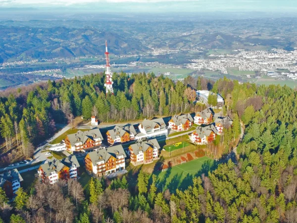 Slovinské Alpy pre pár aj rodinu: polpenzia, vstup do bazéna a cez víkend sauny