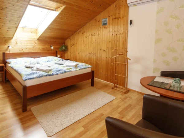 Vysočina plná zážitkov: relaxačný pobyt s privátnou saunou aj s výrobou sklenených šperkov