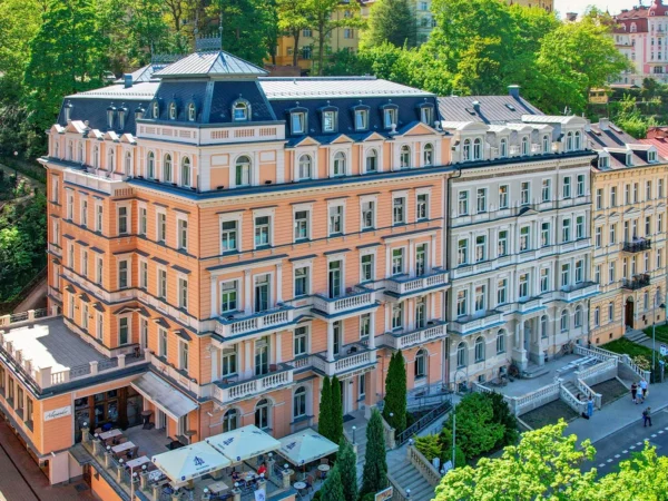 4* relax v Karlových Varoch s polpenziou, wellness a procedúrami