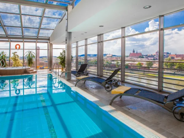 Skvelý hotel v centre Krakova: raňajky alebo polpenzia a wellness s výhľadom na Stare Miasto