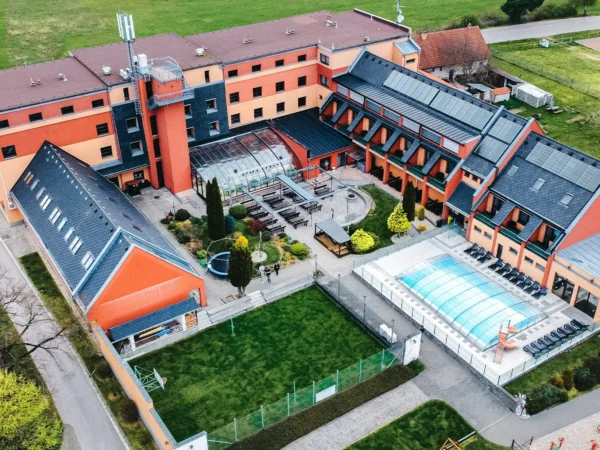 Pobyt v Moravskom krase: hotel ideálny pre rodiny, polpenzia, minizoo a bazén