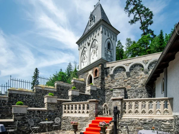 Romantický pobyt na hrade Kunzov: unikátne apartmány aj privátny hradný wellness