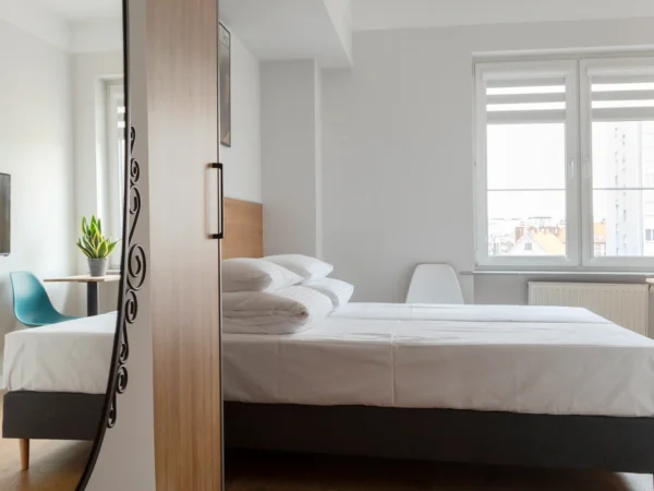Moderný hostel v centre Vroclavu: pobyt bez stravy, ideálna základňa pre výlety do zoo alebo múzea