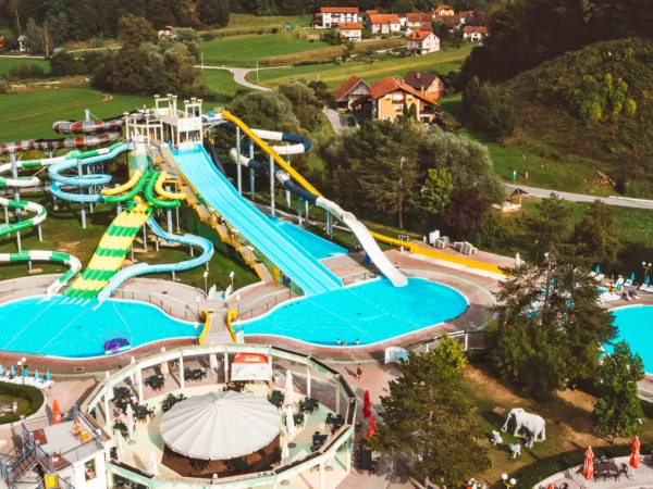 Termály Olimia: polpenzia, neobmedzené vstupy do kúpeľov a wellness, pobyty pre rodiny aj adults only