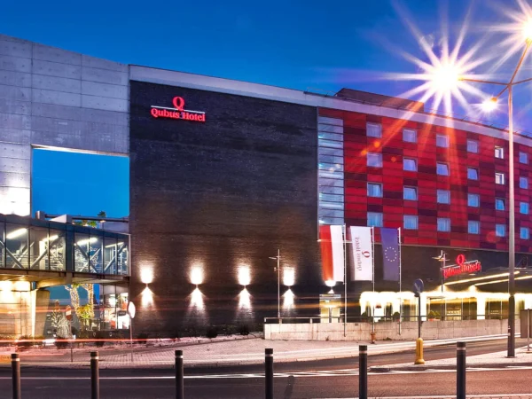 Moderný hotel v centre mesta Bielsko-Biała blízko pri vlakovej stanici: raňajky alebo polpenzia