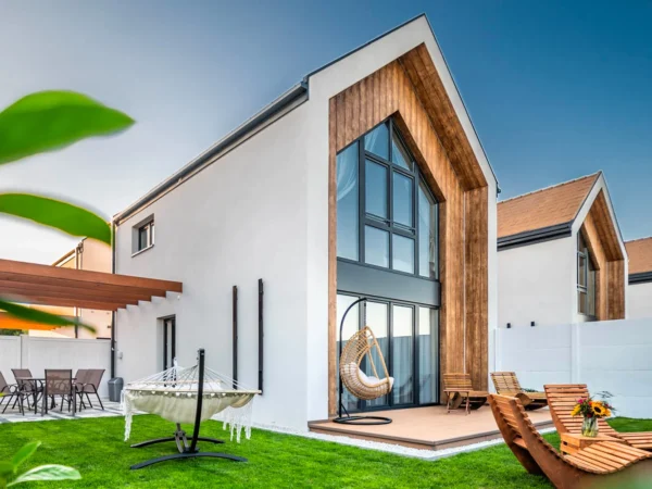 Pobyt v modernom domčeku pri Balte až pre 6 osôb aj s jedlom a wellness
