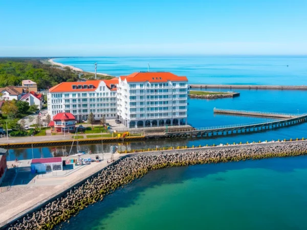 Moderné apartmány priamo pri Baltskom mori pre pár aj rodinu: raňajky, polpenzia aj wellness