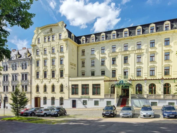 Relaxačný pobyt v Clarion Grandhoteli Zlatý Lev**** v srdci Liberca: raňajky alebo polpenzia aj wellness