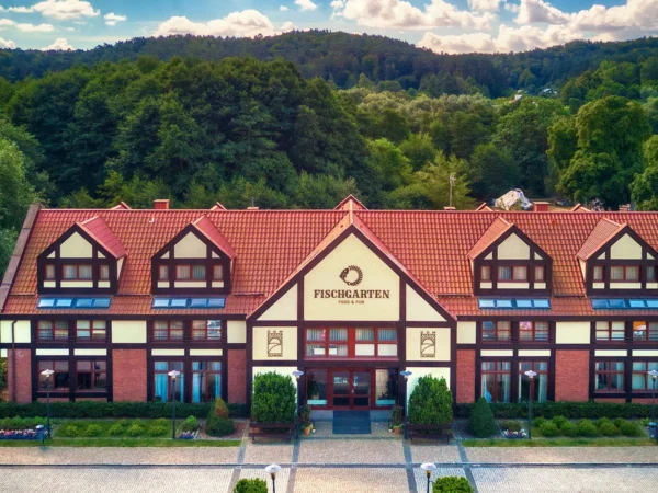 Dovolenka pri Baltiku: hotel v Gdansku 10 km od historického centra, 14 km od Gdyni a 4 km od pláže