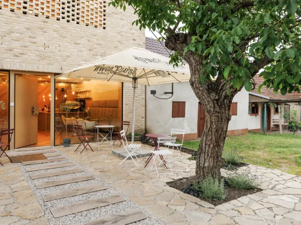Krásny boutique penzión vo Veľkých Bíloviciach s vínnou pivnicou a barom