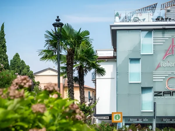 Lago di Garda: hotel pri jazere a pláži, požičanie bicyklov, welcome drink aj strava