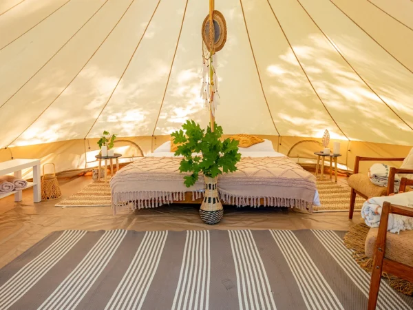 Glamping v Černickej obore pri Bechyni s raňajkami: pokoj uprostred lesov a v blízkosti golfového ihriska