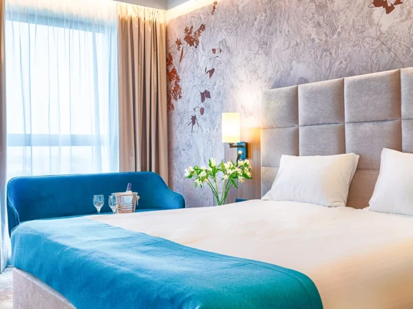 Pobyt v srdci Varšavy: moderný hotel s raňajkami a neobmedzeným vstupom do sauny