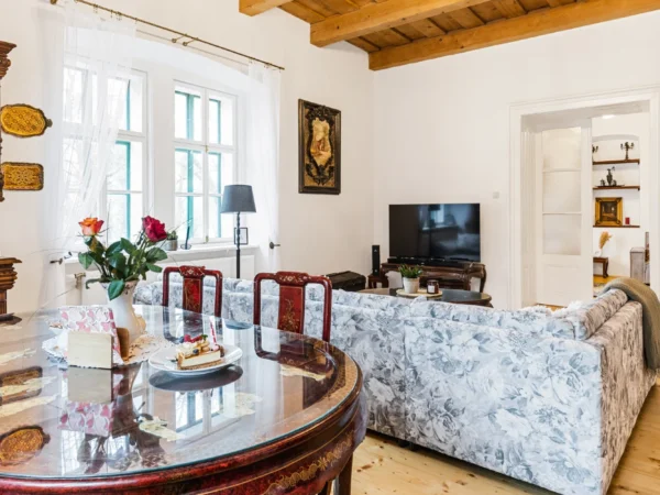 Historická vilka v areáli kaštieľa Svätý Anton: 3 apartmány s krásnou anglickou záhradou