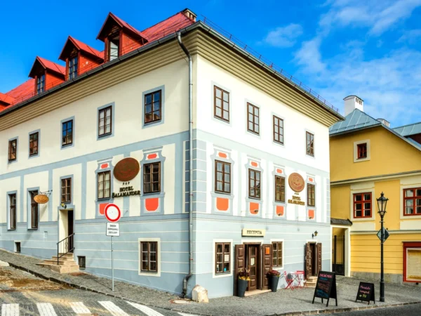 Ľúbezná dovolenka v centre Banskej Štiavnice s možnosťou výberu izby aj stravy