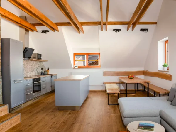 Malebné Valašsko: moderné apartmány vo Veľkých Karloviciach až pre 12 osôb