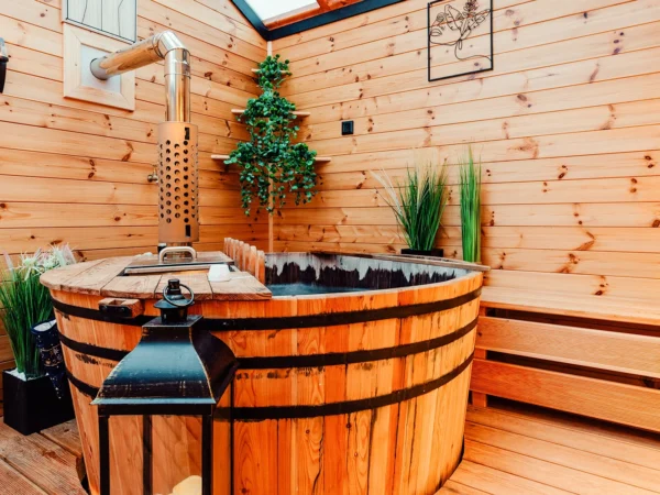 Romantika ako z rozprávky blízko Banskej Štiavnice: pobyt v apartmáne s fľašou vína a wellness