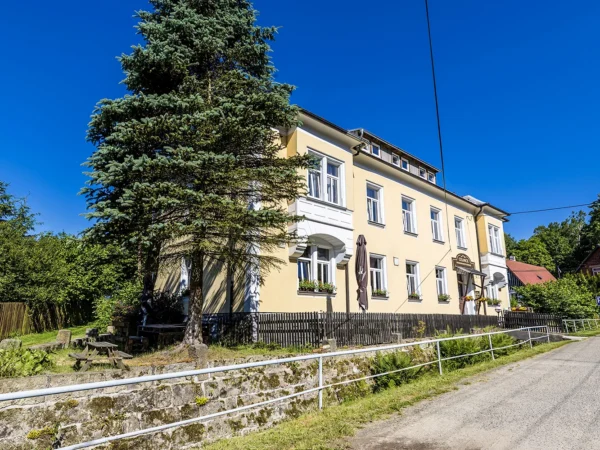 Lužické hory aj mesto Oybin: penzión s raňajkami alebo polpenziou