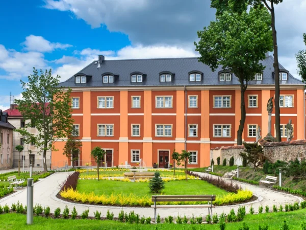 Dovolenka v kúpeľnom meste Jelenia Hora: raňajky aj vstup do bazéna a sauny