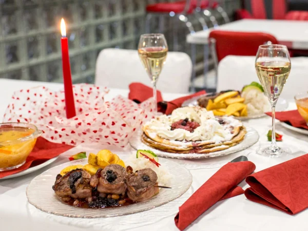 Trojchodová večera s fľašou sektu v Atelier Caffe & Restaurant