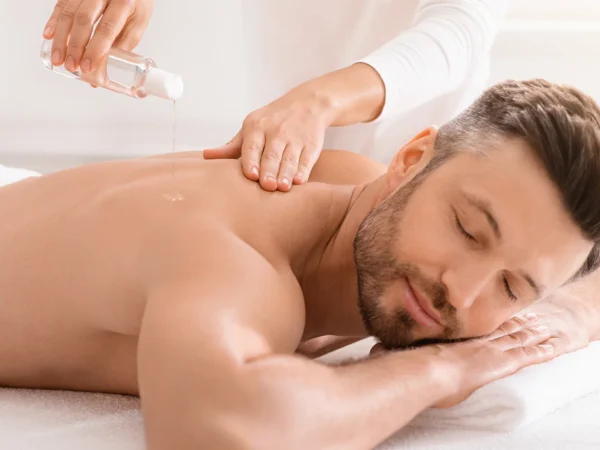 Jaskynný parný kúpeľ a ajurvédska olejová masáž, privátne SPA či wellness s večerou pre dvoch